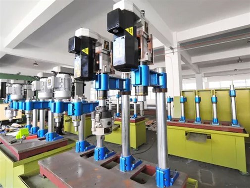 助力工業機械臂的主動操控程序
